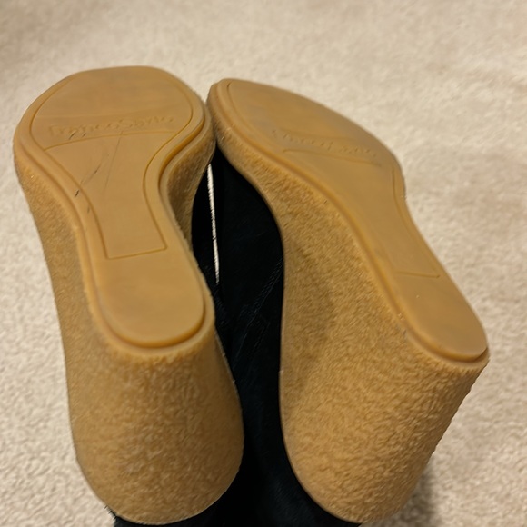 NWOT Franco Sarto Ulayna Suede Faux Shearling Wedge Booties Women’s 7.5 Black - Picture 10 of 11